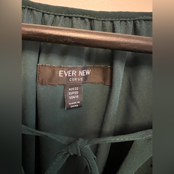 Ever New Curve Green Dress Size 18/20 - eyelet, waist and neck ties - Picture 3 of 4